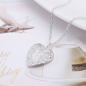 Two Leaves Pendant Clavicle Necklaces For Women